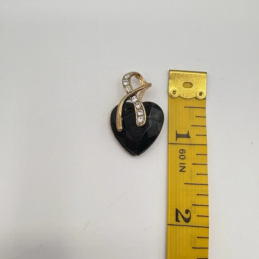 Vintage Black Faceted Heart Pendant Gold Tone Ribbon With Rhinestones‎